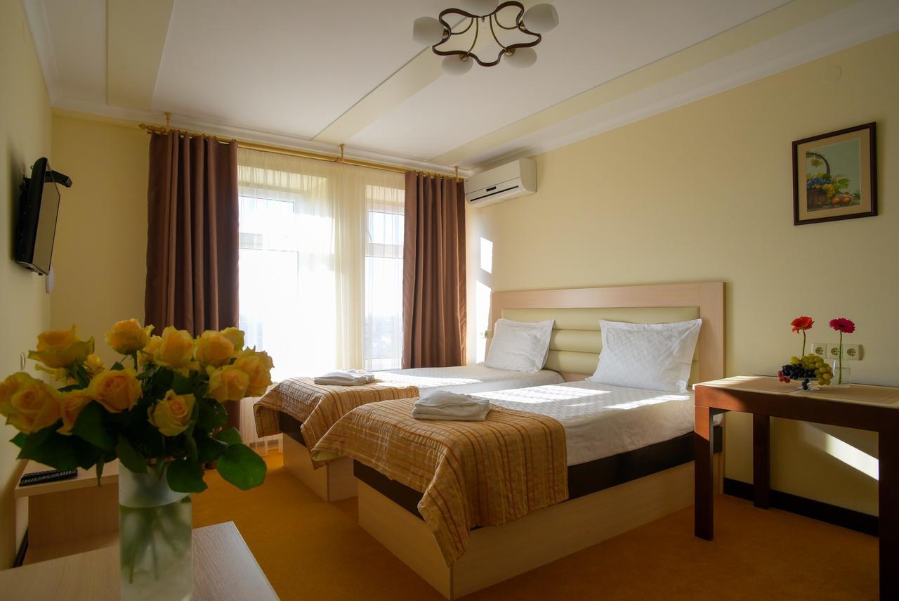 Aparthotel On Klinichna St. Kiev Exterior foto