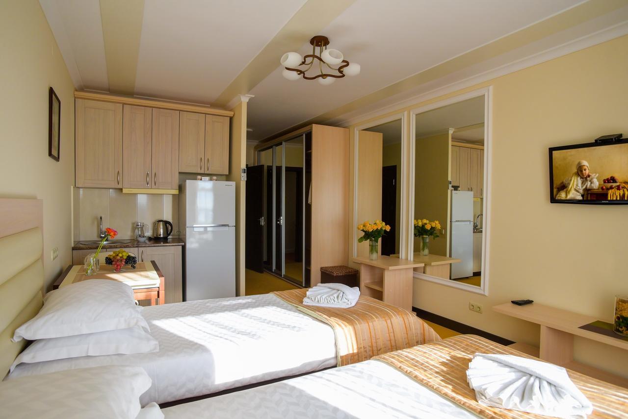 Aparthotel On Klinichna St. Kiev Exterior foto