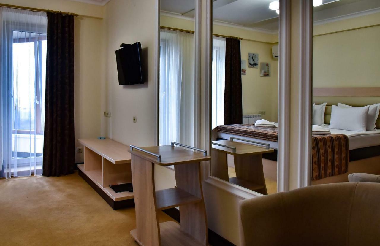 Aparthotel On Klinichna St. Kiev Exterior foto